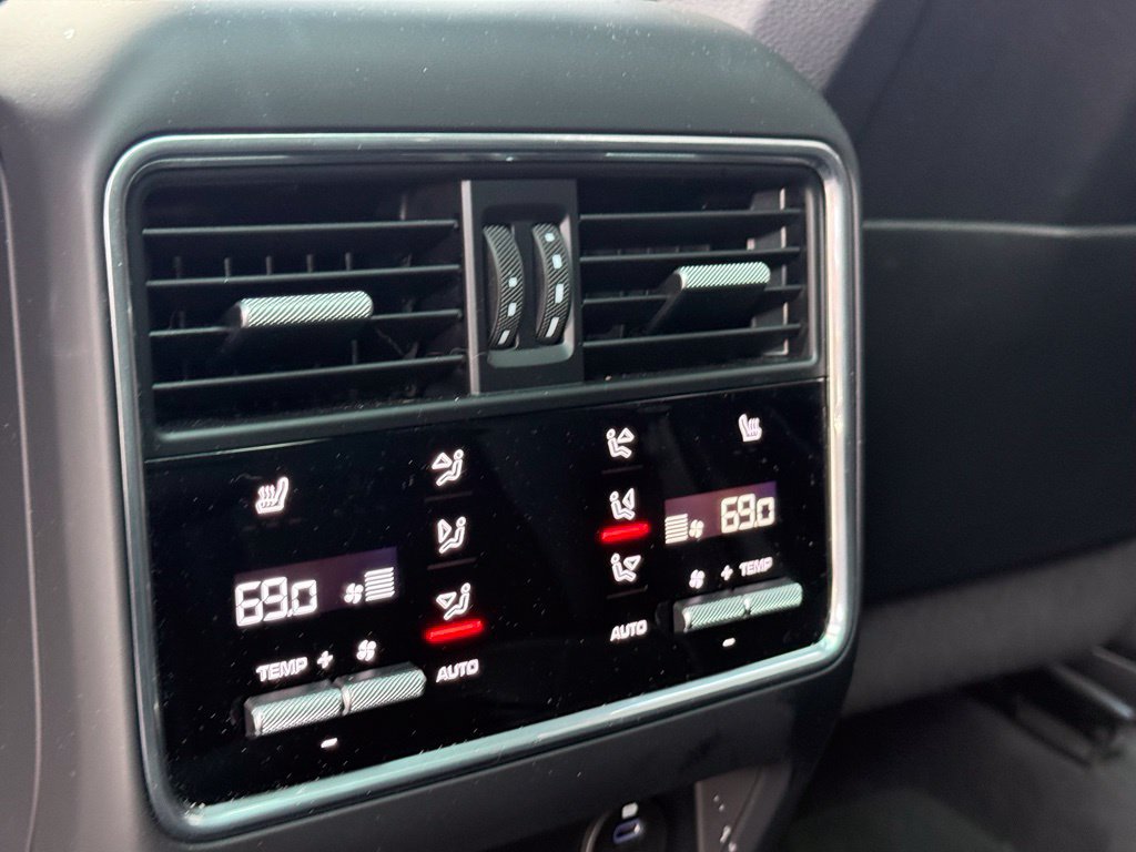 Used 2021 Porsche Cayenne AWD/4WD image 14
