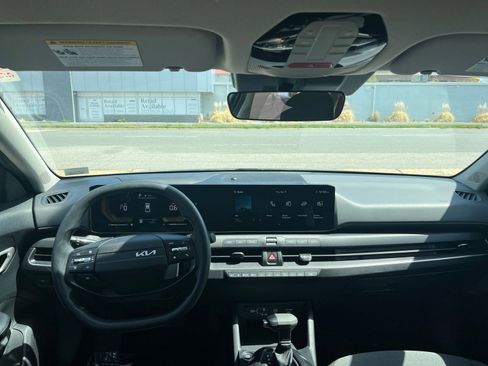 Used 2025 Kia K4 FWD image 35