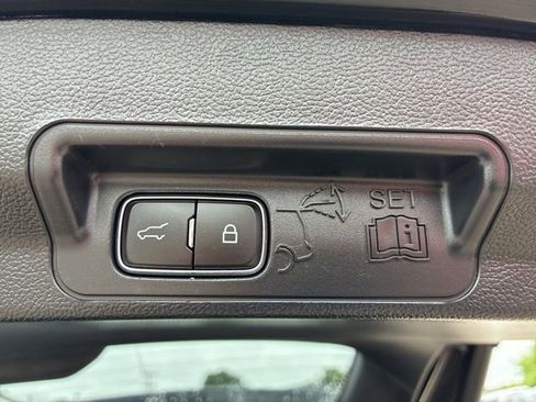 Used 2023 Ford Explorer XLT w/ Equipment Group 202A AWD/4WD image 9