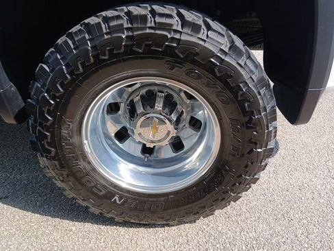 Used 2025 Chevrolet Silverado 3500 High Country w/ Technology Package AWD/4WD image 25