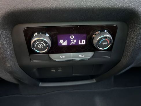 Used 2026 Chevrolet Traverse LT w/ Sun and Wheel Package AWD/4WD image 13