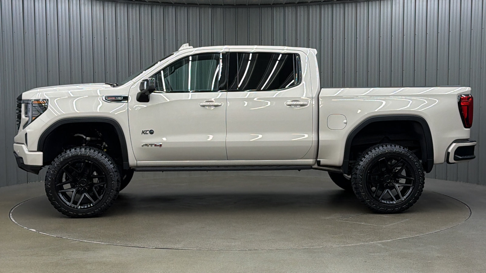 Used 2026 GMC Sierra 1500 AT4 w/ AT4 Premium Package AWD/4WD image 2