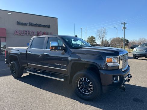 Used 2015 GMC Sierra 2500 Denali w/ Duramax Plus Package image 7