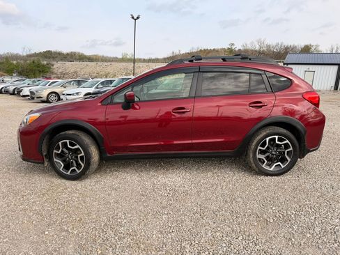 Used 2017 Subaru Crosstrek 2.0i Premium AWD/4WD image 2
