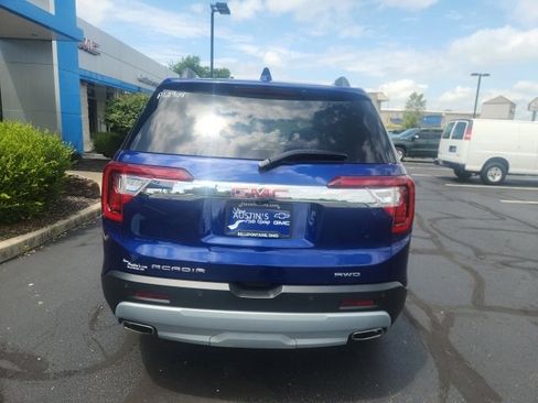 Used 2023 GMC Acadia SLE w/ Driver Convenience Package image 6