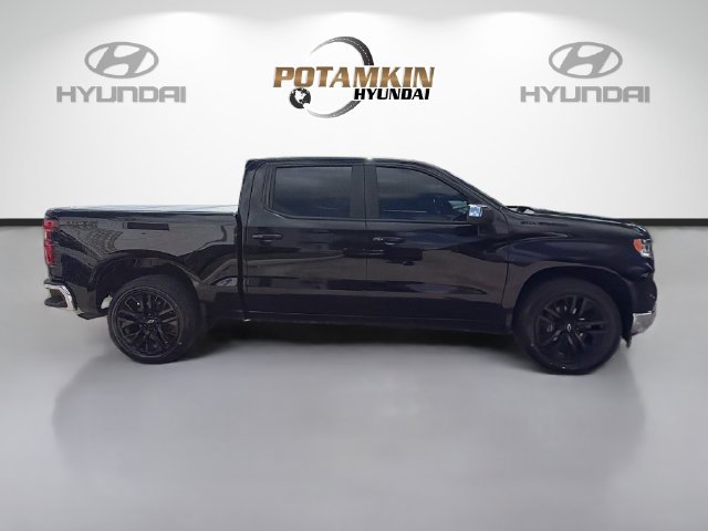Used 2023 Chevrolet Silverado 1500 LT w/ LPO, Dark Essentials Package RWD image 4