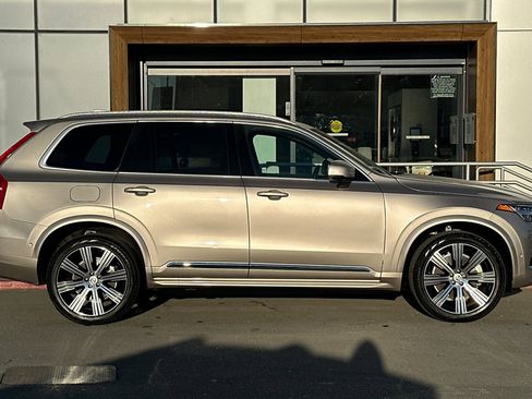 Used 2025 Volvo XC90 T8 Ultra w/ Protection Package Premier image 8