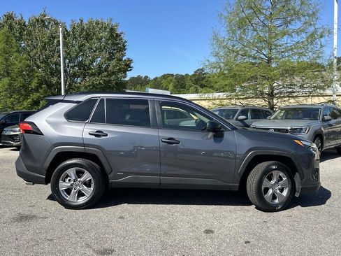Used 2023 Toyota RAV4 LE AWD/4WD image 32