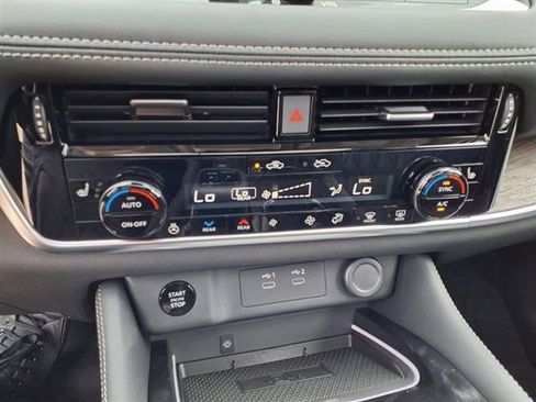 New 2025 Nissan Rogue Platinum w/ Platinum Premium Package image 13