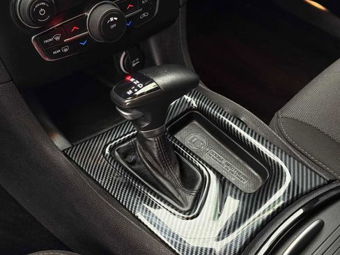 Used 2017 Dodge Charger SE w/ Blacktop Package image 25