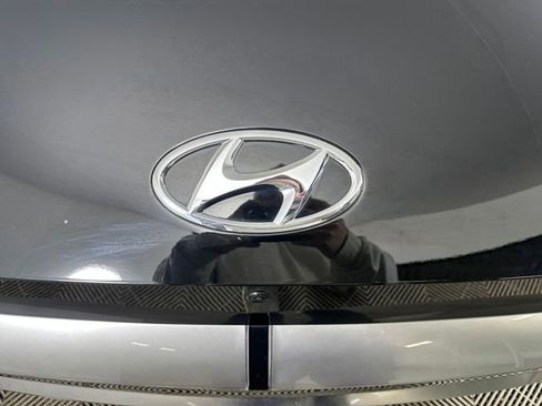 Used 2024 Hyundai Ioniq 5 Limited image 9