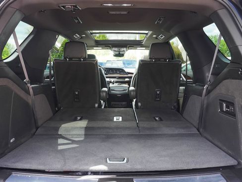 Used 2023 Cadillac Escalade Premium Luxury AWD/4WD image 58