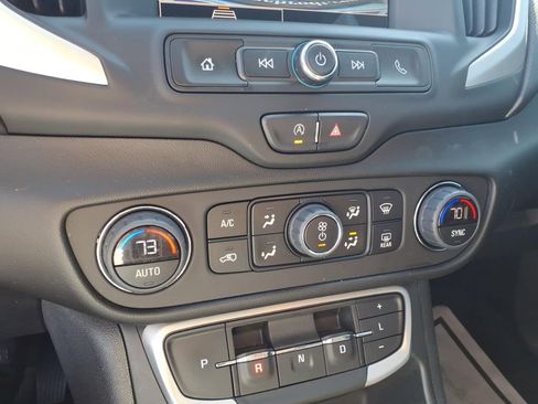 Used 2023 GMC Terrain SLE w/ Driver Convenience Package FWD image 11