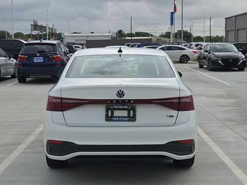 Used 2025 Volkswagen Jetta Sport FWD image 5