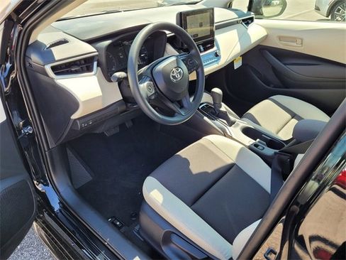Used 2025 Toyota Corolla LE image 13