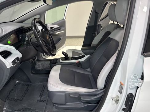 Used 2020 Chevrolet Bolt Premier w/ Infotainment Package image 10