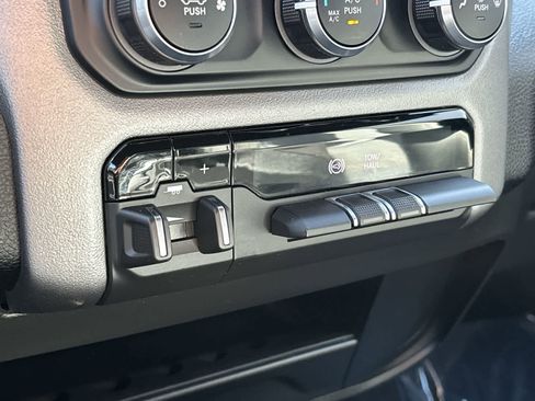 Used 2024 RAM 2500 Big Horn image 24