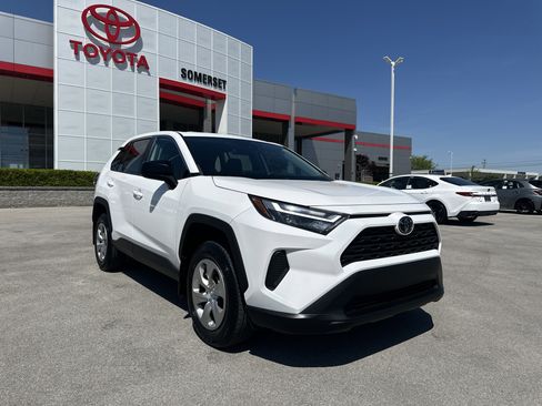 Certified 2023 Toyota RAV4 LE AWD/4WD image 3