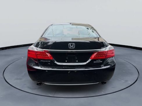 Used 2015 Honda Accord Touring image 4