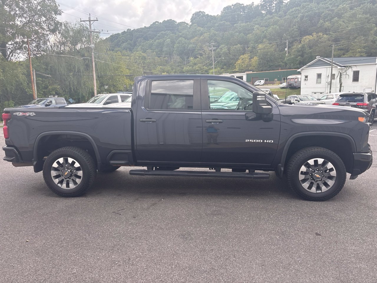 Used 2024 Chevrolet Silverado 2500 Custom AWD/4WD image 6