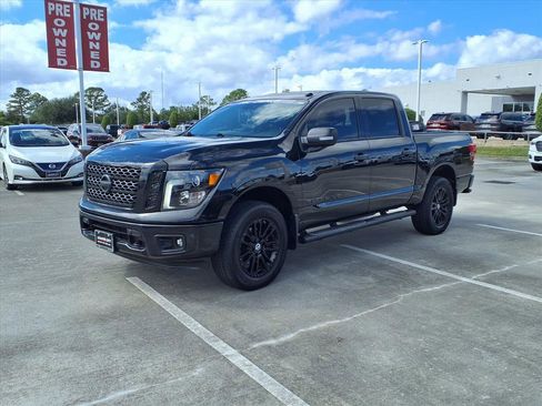Used 2019 Nissan Titan SL w/ Midnight Edition image 3