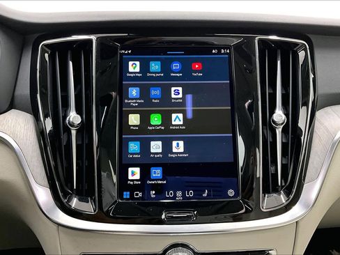 Used 2024 Volvo S60 B5 Plus image 34