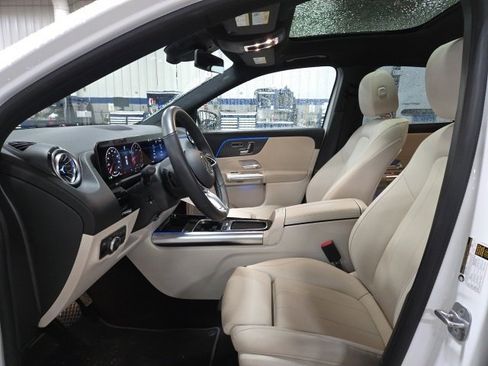 Used 2025 Mercedes-Benz GLA 250 4MATIC image 6