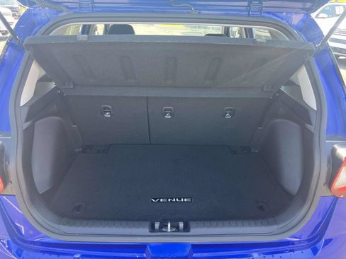 Certified 2024 Hyundai Venue SEL FWD image 10