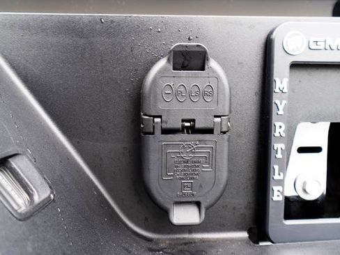 Used 2025 GMC Sierra 1500 Pro w/ Pro Value Package image 14