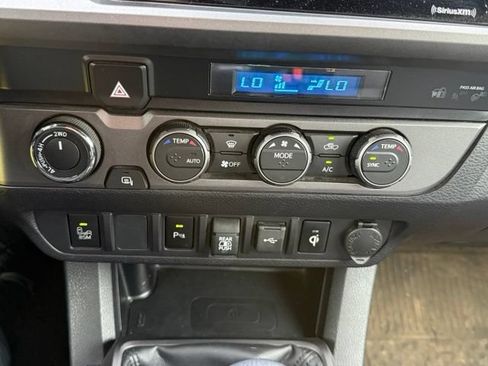 Used 2022 Toyota Tacoma TRD Off-Road w/ Technology Package AWD/4WD image 20