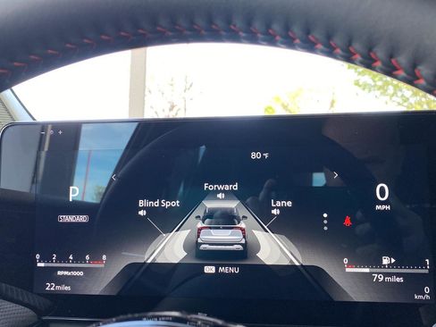 Used 2025 Nissan Kicks SR FWD image 38