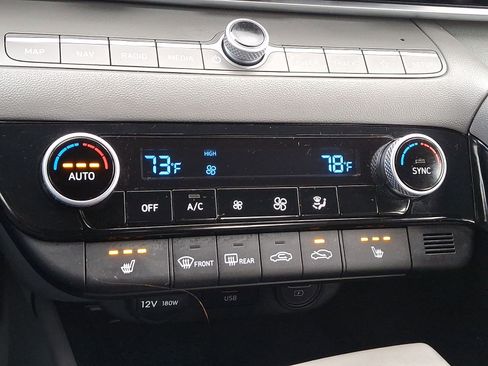 Used 2023 Hyundai Elantra SEL w/ Convenience Package image 16