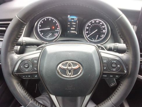 Used 2021 Toyota Camry SE image 7