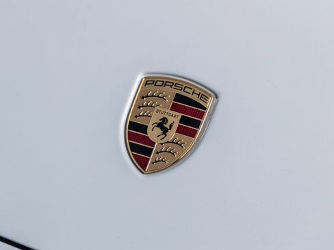 Used 2025 Porsche 911 Carrera w/ Premium Package image 19