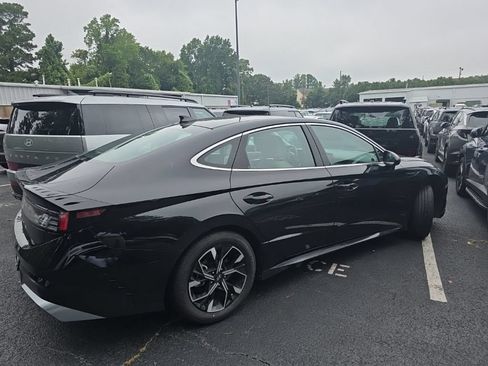 Used 2025 Hyundai Sonata SEL FWD image 2