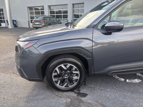 Certified 2025 Subaru Forester Premium AWD/4WD image 7