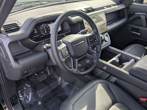 New 2026 Land Rover Defender 130 X-Dynamic SE image 13