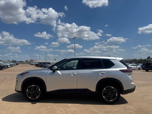 Certified 2025 Nissan Rogue SV FWD image 13