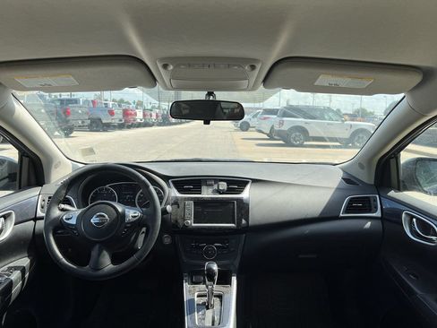 Used 2019 Nissan Sentra SR FWD image 28