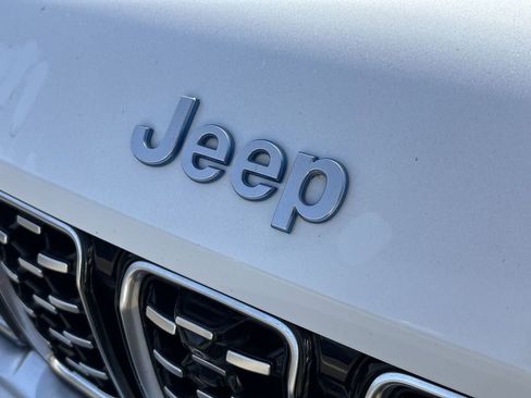 Used 2022 Jeep Grand Cherokee Summit w/ Advanced Protech Group IV image 31