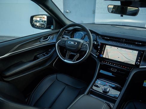 New 2026 Jeep Grand Cherokee Limited image 15