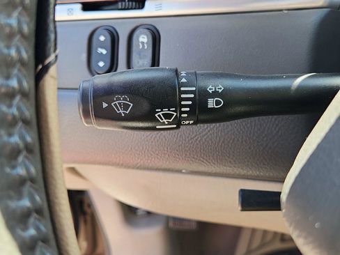 Used 2007 Lincoln Town Car Signature RWD image 29