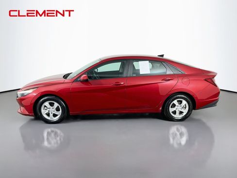 Used 2023 Hyundai Elantra SEL w/ Convenience Package FWD image 4