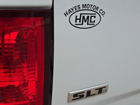 Used 2021 RAM 1500 Classic SLT image 10