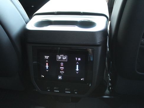 New 2026 GMC Yukon Denali Ultimate AWD/4WD image 17