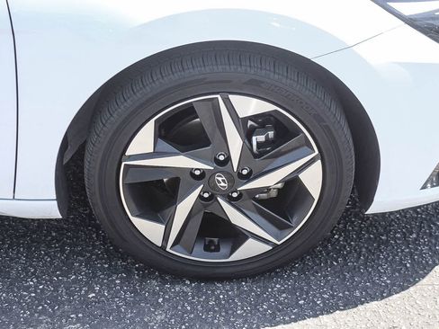 Certified 2023 Hyundai Elantra Limited FWD image 12