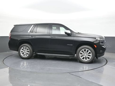 Used 2024 Chevrolet Tahoe Premier AWD/4WD image 17