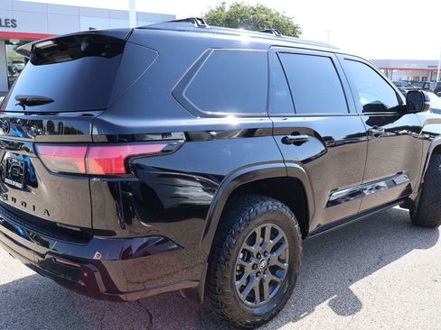 Certified 2025 Toyota Sequoia Platinum AWD/4WD image 3