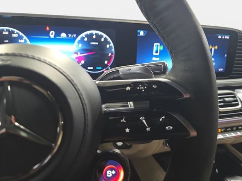 Used 2024 Mercedes-Benz GLS 63 AMG 4MATIC image 18