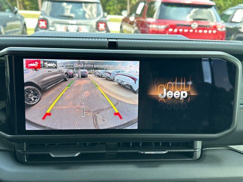 Used 2024 Jeep Wrangler High Altitude image 13